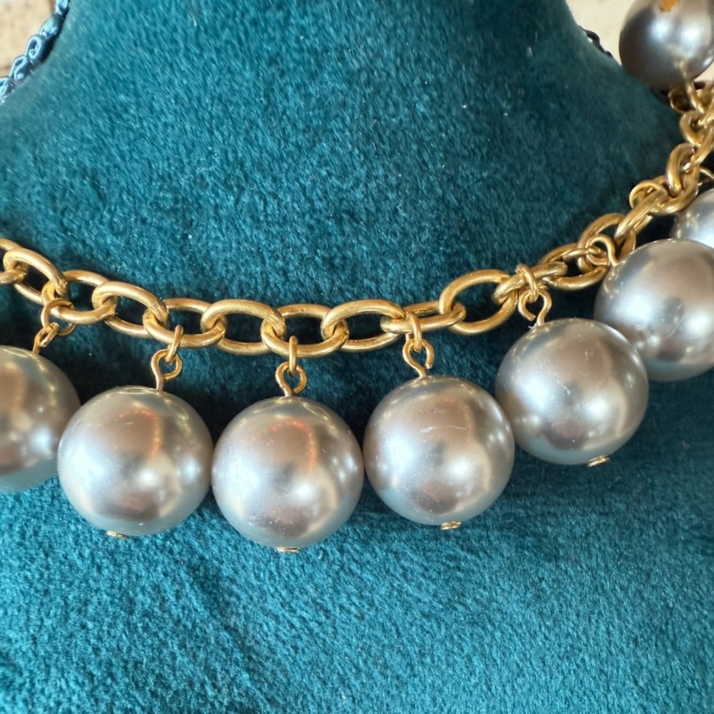 Oscar De La Renta Pearl Necklace - Picture 3 of 8